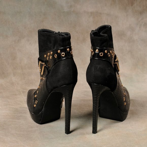 Scene, Black Buckle, Bootie Size 7.5 - Picture 5 of 9